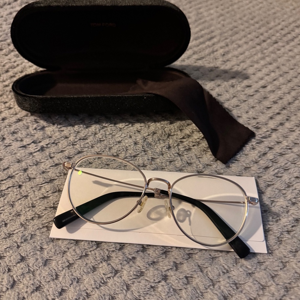 Tom Ford Oval Frame Glasses